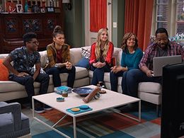 Kadeem Hardison, Tammy Townsend, Veronica Dunne, Kamil McFadden, and Zendaya in K.C. Undercover (2015)