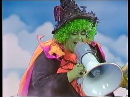 Carol Lee Scott in Emu's World: Episode #5.3 (1984)