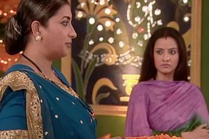 Smriti Malhotra-Irani and Tia Bajpai in Kyunki Saas Bhi Kabhi Bahu Thi (2000)