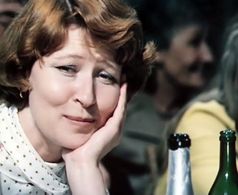 Lyudmila Zaytseva in Dozhd v chuzhom gorode (1980)