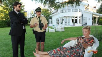 Ursula Gottwald, Paul Sedlmeir, and Dominik Zahorka in Hubert ohne Staller (2011)