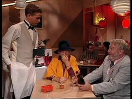 Huib Broos, Truus Dekker, and Frank Schaafsma in We zijn weer thuis (1989)