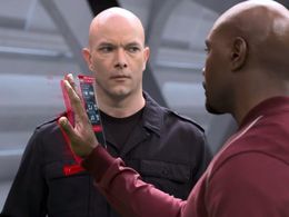 Morris Chestnut and Ian Butcher in V (2009)