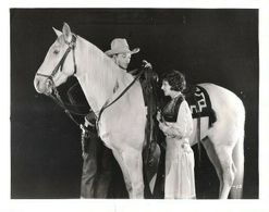 Gary Cooper and Betty Jewel in Arizona Bound (1927)
