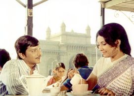 Amol Palekar and Vidya Sinha in Chhoti Si Baat (1976)