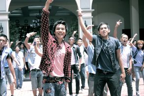 Sam Concepcion and Neil Coleta in I Do Bidoo Bidoo: Heto nApo sila! (2012)