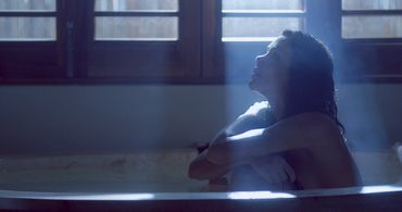 Nataly Umaña in Decadencia (2015)