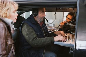 Gérard Jugnot, Gérard Lanvin, and Anne Marivin in Special Correspondents (2009)