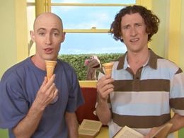 Shane Dundas and Mat McCoy in The Upside Down Show (2006)