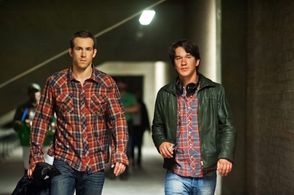 Ryan Reynolds and Daniel Espinosa in Safe House (2012)