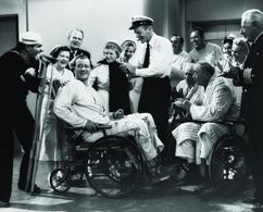 John Wayne, Tige Andrews, Dan Dailey, Louis Jean Heydt, Mae Marsh, and Henry O'Neill in The Wings of Eagles (1957)