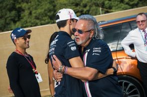 Vijay Mallya and Esteban Ocon in Formula 1: Drive to Survive (2019)