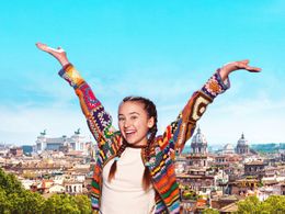 Kensington Tallman as Lucy in Home Sweet Rome