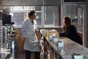 Jeremy Renner and Amber Tamblyn in The Unusuals (2009)