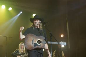Trace Adkins in Monarch (2022)
