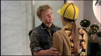 Eden Sher and David Chandler in The Middle (2009)