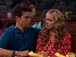 Cameron Boyce and Sophie Reynolds in Gamer's Guide to Pretty Much Everything (2015)