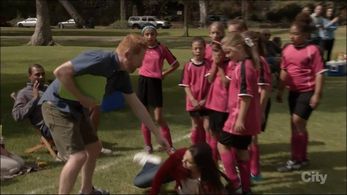 Modern Family Se 7, Ep 2: The Day Alex Left for College Dir. Jeffrey Walker Jesse Tyler Ferguson, Brittani Ebert