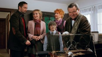 Jaroslava Kretschmerová, Václav Postránecký, Klára Oltová, Jaroslav Plesl, and Jan Marsál in Jirka and the White Mice (2