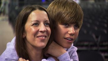 Justin Bieber and Pattie Mallette in Justin Bieber: Never Say Never (2011)