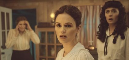 Elizabeth Olsen, Rachel Bilson, and Maria Blasucci in Drunk History (2013)