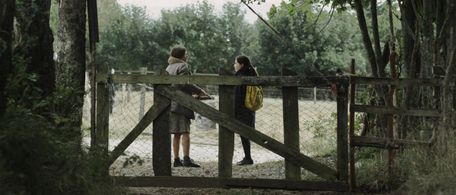 Solange Lackington and Catalina Poblete in Manzanas Amarillas (2014)