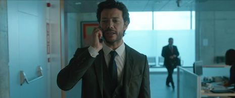 Álvaro Morte in Mirage (2018)