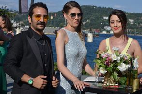 Anil Çelik, Öznur Serçeler, and Ceren Tasci in Daydreamer (2018)