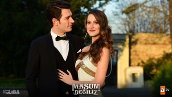 Uraz Kaygilaroglu and Oya Unustasi in Masum Degiliz (2018)