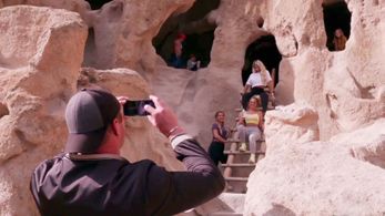 Ariana Biermann, Brielle Biermann, Kim Zolciak-Biermann, and Kroy Biermann in Don't Be Tardy...: Crystals, Caves, and Ki