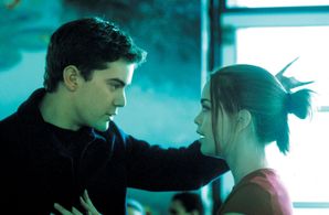 Marisa Coughlan and Joshua Jackson in Gossip (2000)