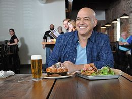 Michael Symon in Burgers, Brew and 'Que (2015)