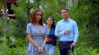 John Estrada, Tanya Garcia, and Pauline Mendoza in Babawiin ko ang lahat (2021)