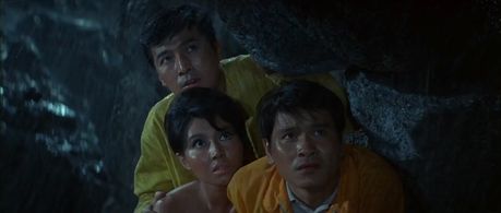 Kumi Mizuno, Akira Takarada, and Chôtarô Tôgin in Ebirah, Horror of the Deep (1966)