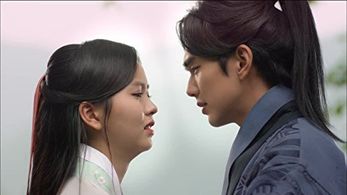 Yoo Seung-ho and Kim So-hyun in The Emperor: Owner of the Mask (2017)