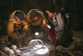 Ewen Bremner, Sanaa Lathan, and Raoul Bova in Alien vs. Predator (2004)