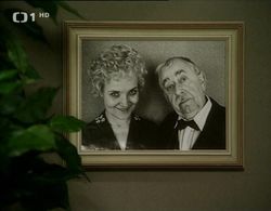 Vlastimil Brodský and Gabriela Vránová in Dívka se zázracnou pametí (1996)