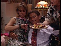 Truus Dekker, Kenneth Herdigein, and Ellen Ten Damme in We zijn weer thuis (1989)