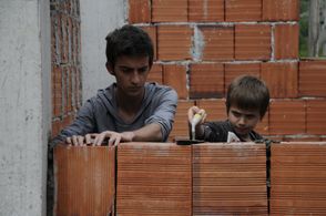 Tristan Halilaj and Elsajed Tallalli in The Forgiveness of Blood (2011)