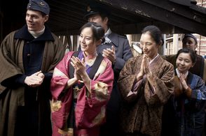 Dean Newcombe and Higa Manami in Tobe! Dakota