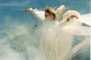 L A Times preview in Theatres