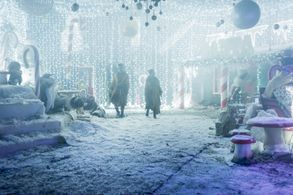 Aaron Heffernan and Nikki Wong in Into the Badlands (2015)