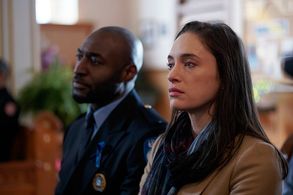 Still of Adrian Holmes and Alexandra Ordolis in 19-2 