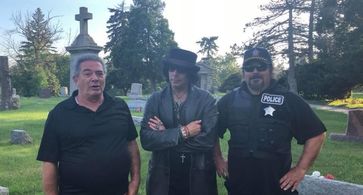 (L-R) Frank Pietrangolare, Richard Grieco, Tony DeGuide on “VampireS” film set.