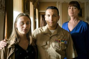 Natalia Wörner, Angus McGruther, and Mercedes Müller in Die Diplomatin (2016)