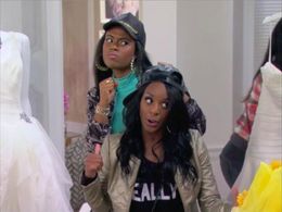 Ozioma Akagha and Sabrina Revelle in 2 Broke Girls (2011)