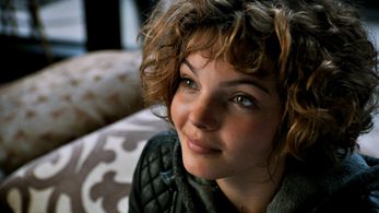 Camren Bicondova in Gotham (2014)