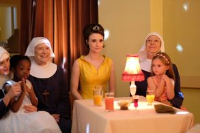 Jenny Agutter, Judy Parfitt, Jennifer Kirby, Alice Brown, and Ella Bruccoleri in Call the Midwife (2012)