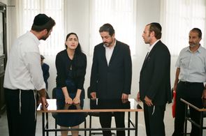 Ronit Elkabetz, Sasson Gabay, and Menashe Noy in Gett (2014)