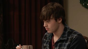 Crampus (Krampus Parody) -Awesomeness TV